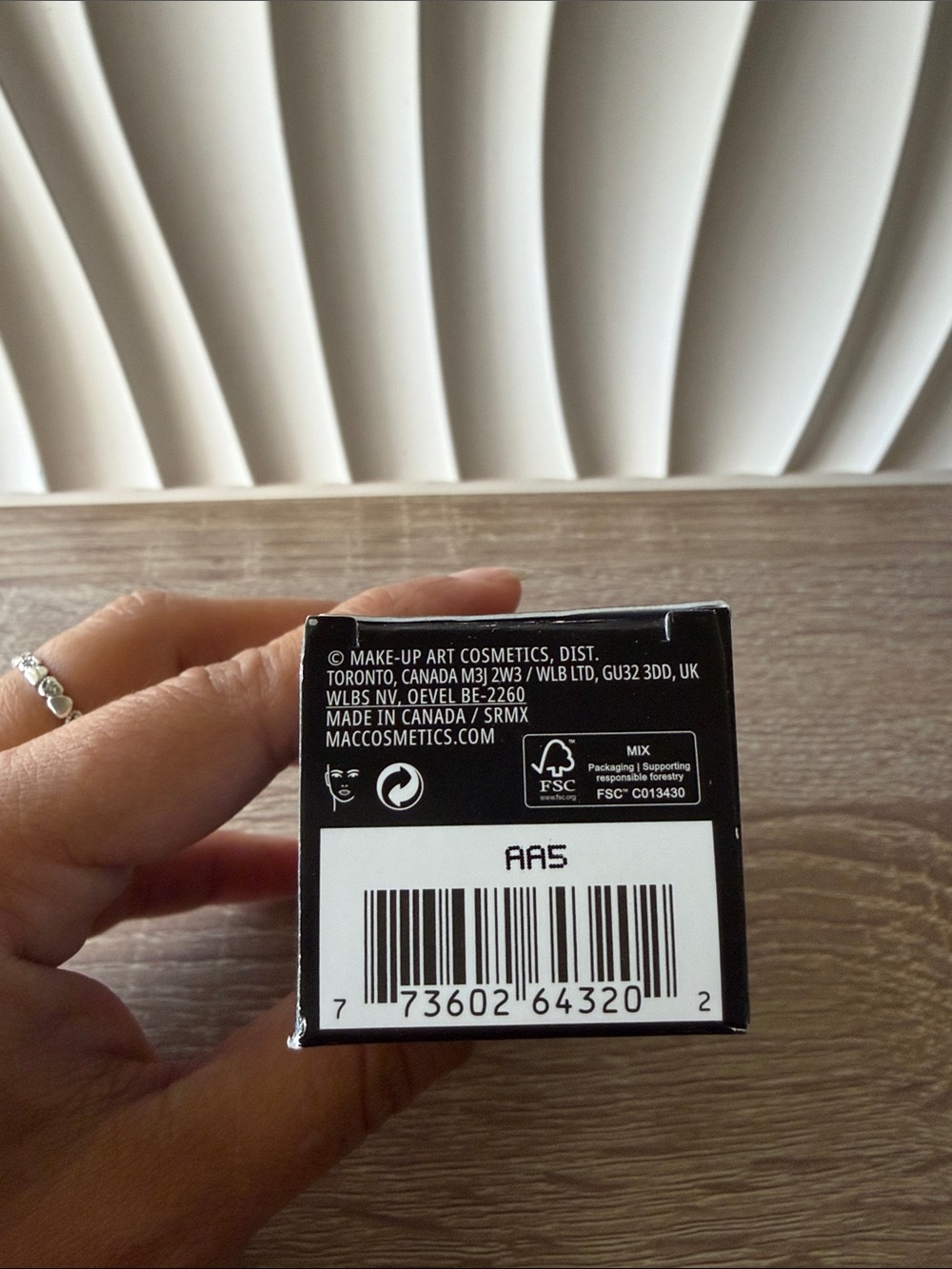 MAC Cosmetics Studio Fix Fluid Foundation NW10 - Beige New - Picture 7 of 7